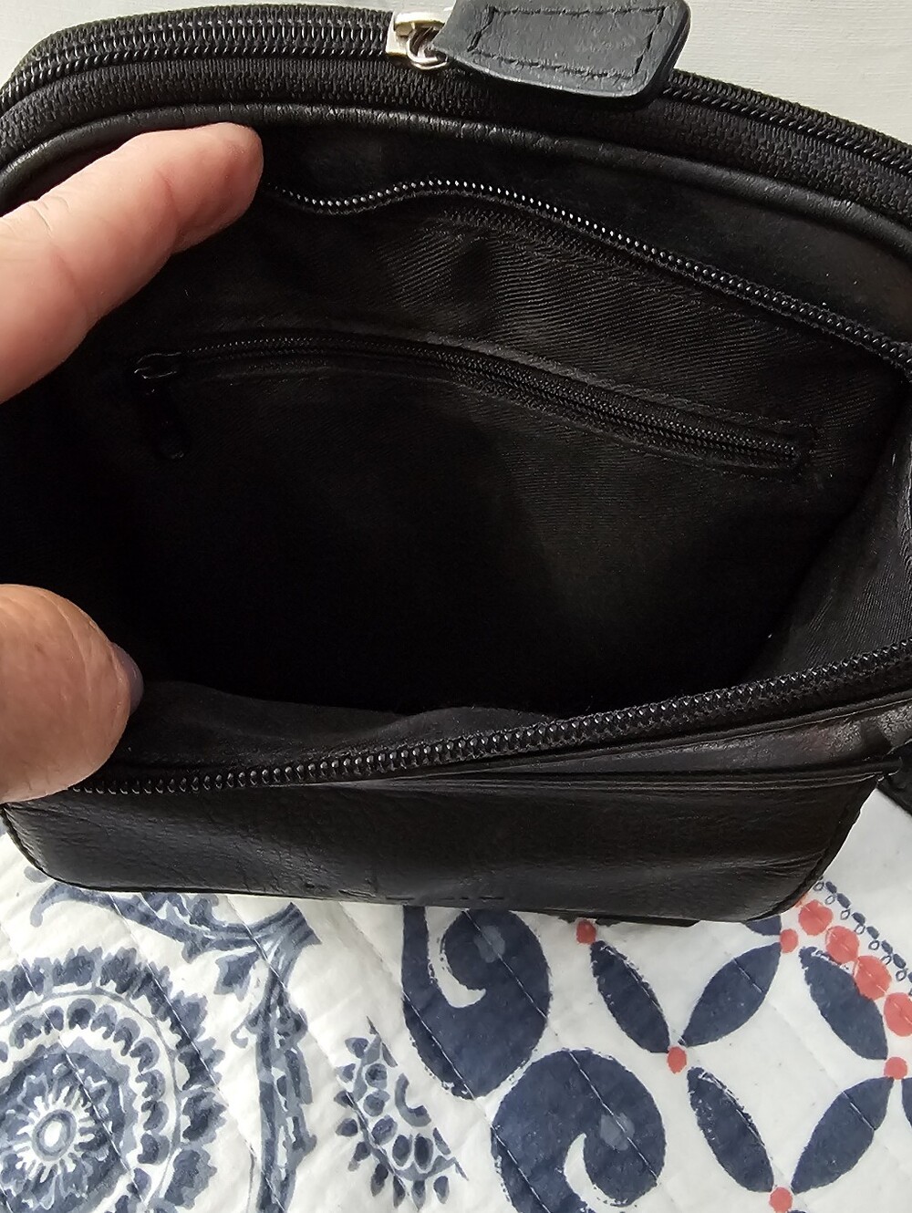 FINAL..Fossil Black Leather Crossbody - Picture 15 of 16